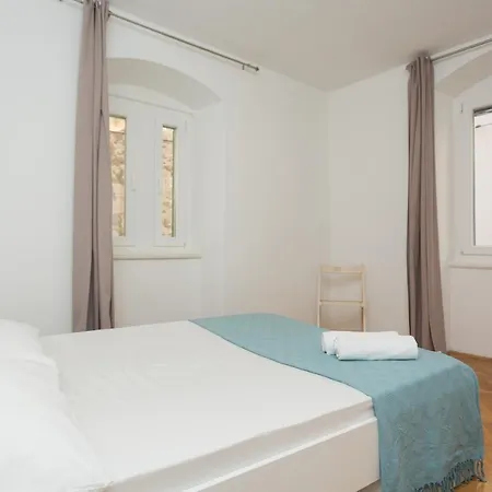 Konukevi Boutique Room Kaja Walk To Old Town & Riva *
