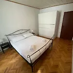 Boutique Room Kaja Walk To Old Town & Riva Casa de hóspedes *